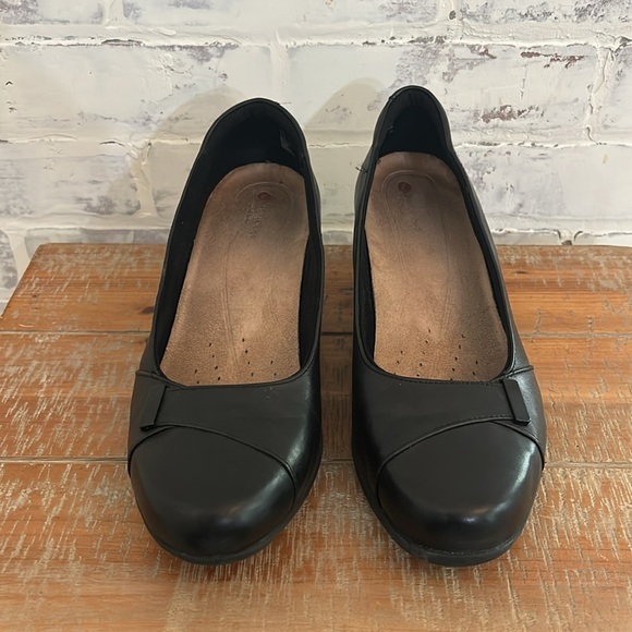 Clarks Rosalyn Belle Pumps Womens Size 9M Black Leather Block Heel Slip On Shoes - Picture 3 of 9